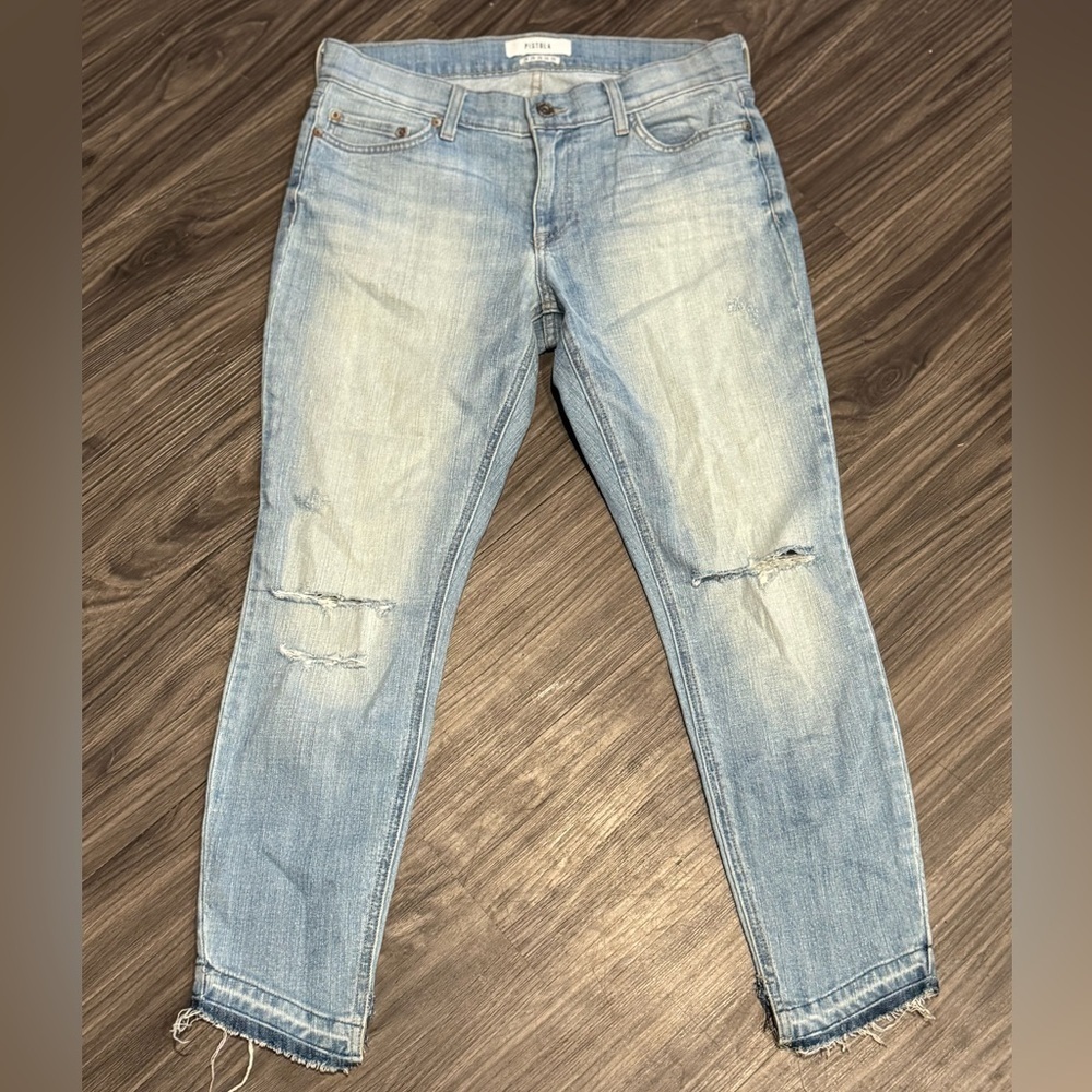 Pistola Straight Leg Cropped Jeans Women’s Size 29 NWOT Light Wash Distressed